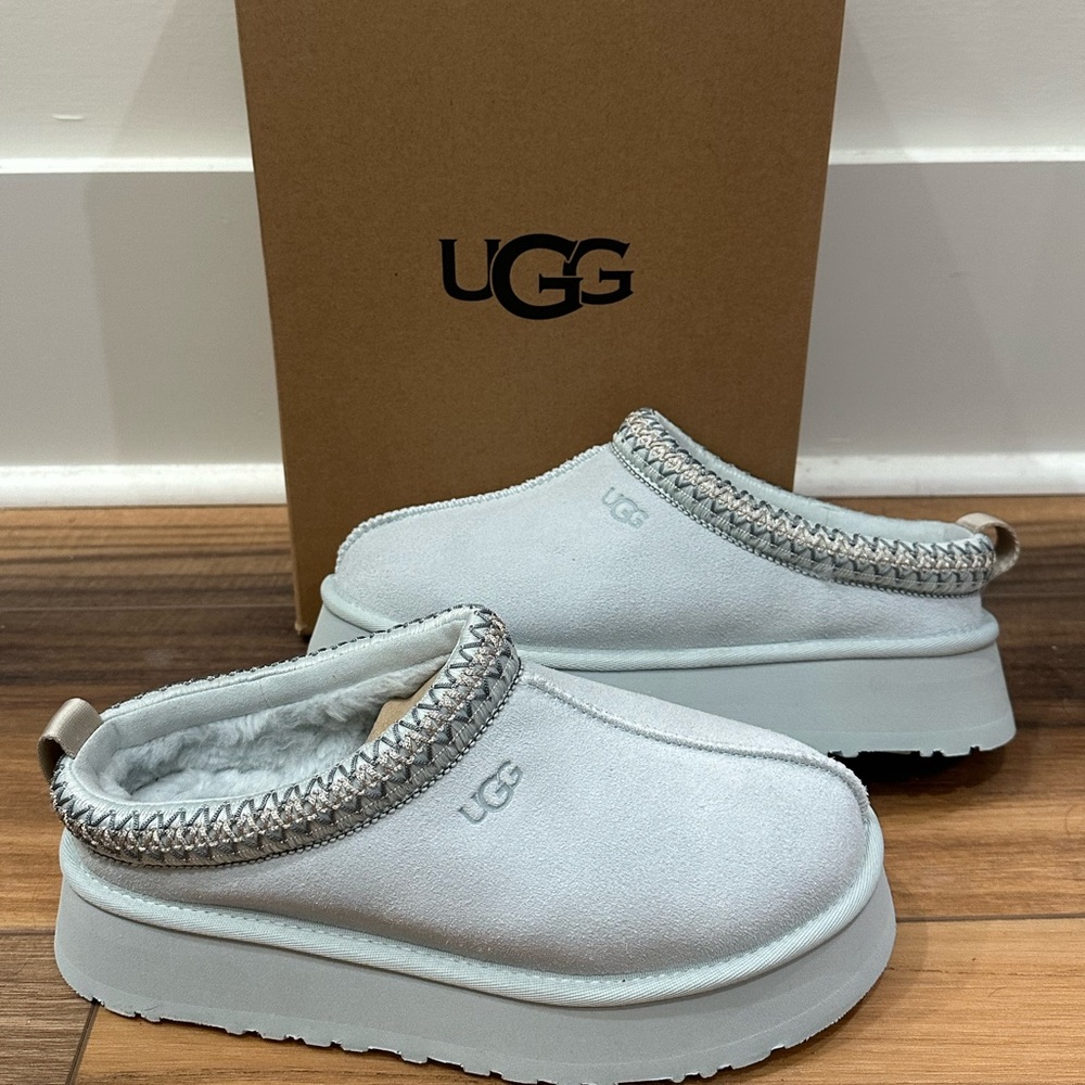 Goose Color Uggs!!